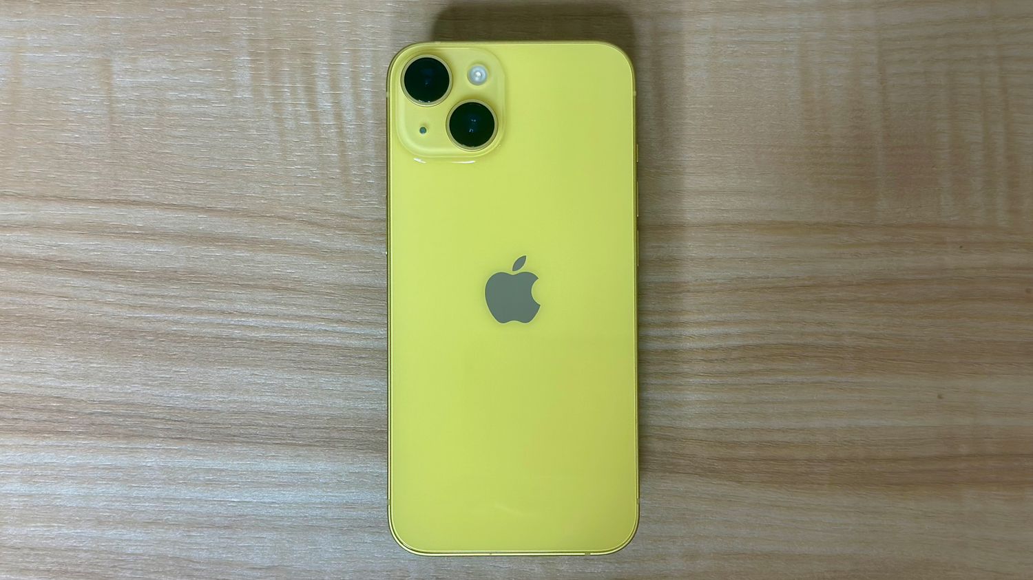 2-iPhone 14 Yellow First Look